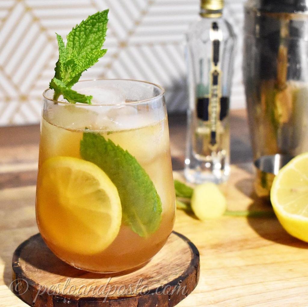 Boozy lemon tea