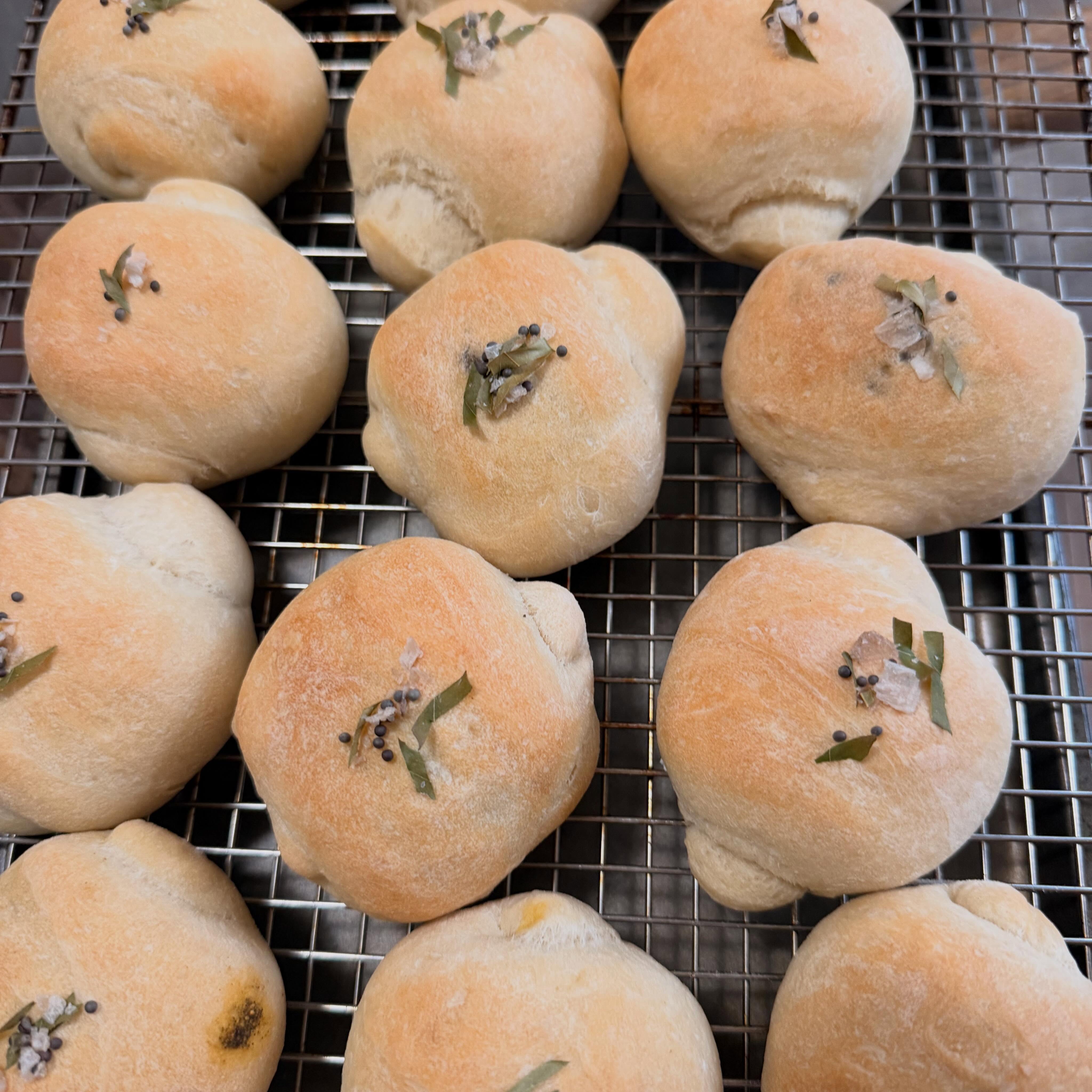 Curry leaf podi bread rolls